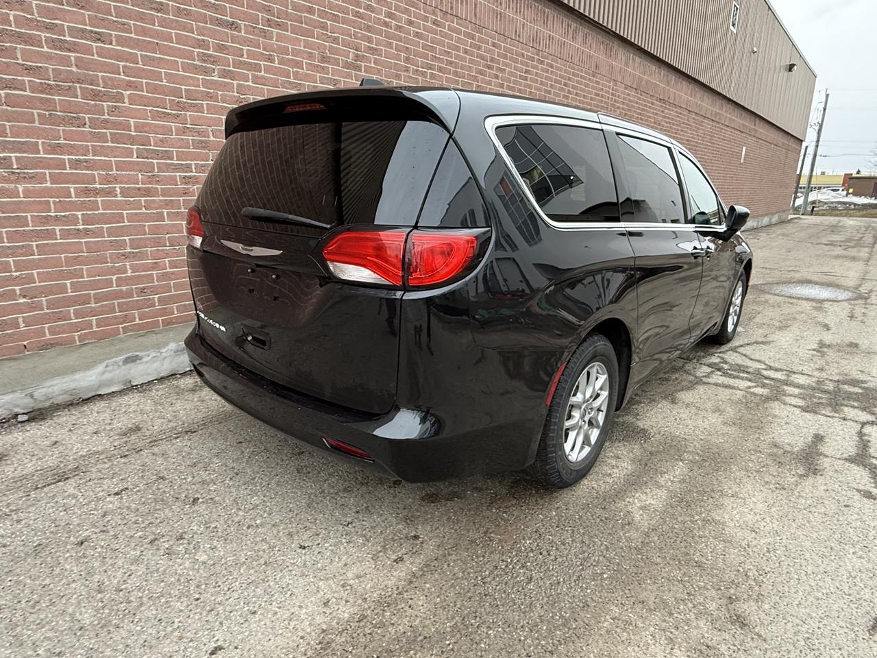 2022 Chrysler Grand Caravan SXT Photo