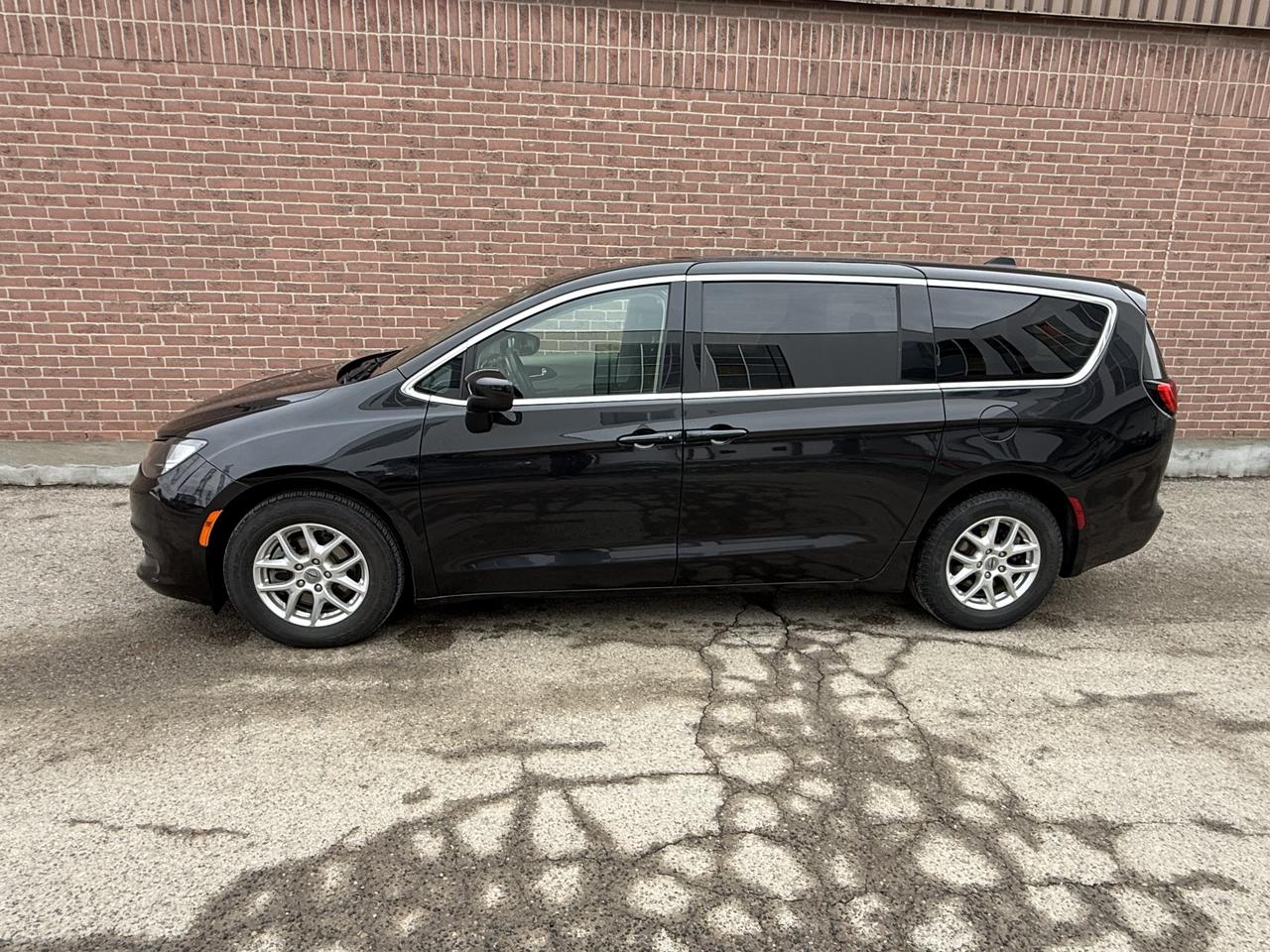 2022 Chrysler Grand Caravan SXT Photo