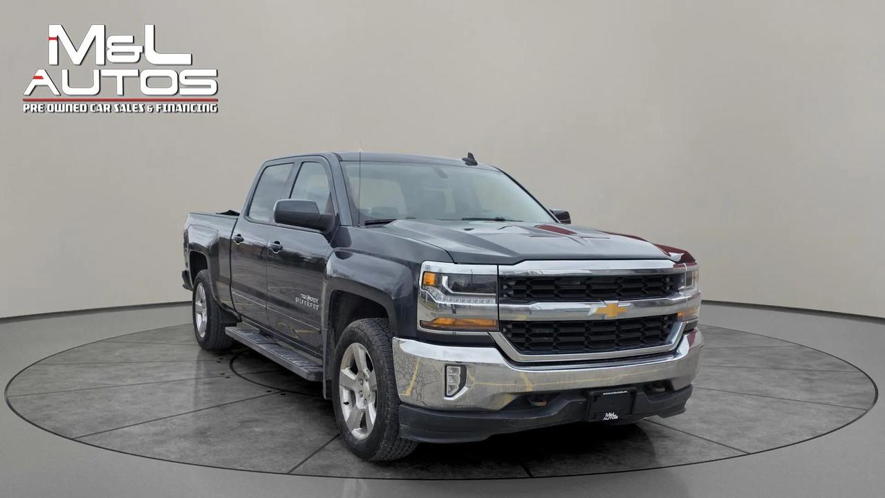 2017 Chevrolet Silverado 1500 4WD CREW CAB 153.0" LT W/1LT Photo2
