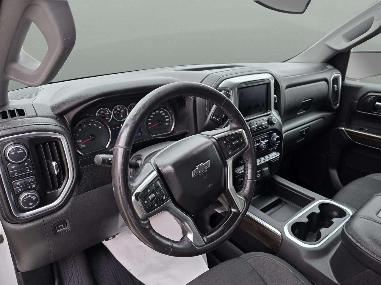 2021 Chevrolet Silverado 1500 4WD Crew Cab 157" RST Photo