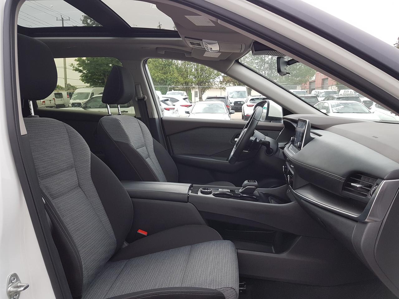 2023 Nissan Rogue SV AWD *SUNROOF* Photo