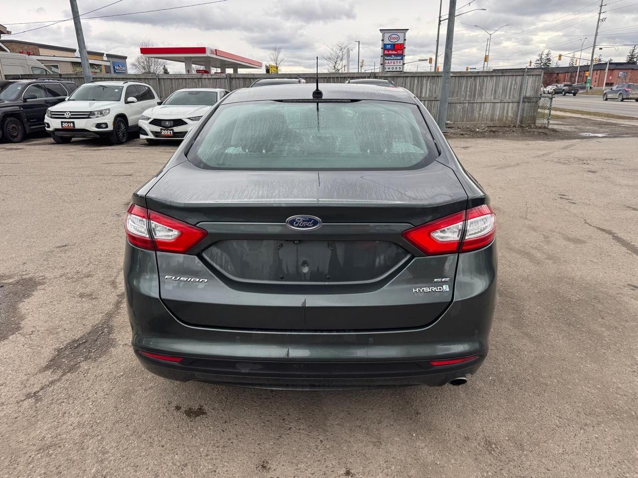 2015 Ford Fusion SE Hybrid, ONE OWNER, NO ACCIDENT, WELL MAINTAINED Photo3