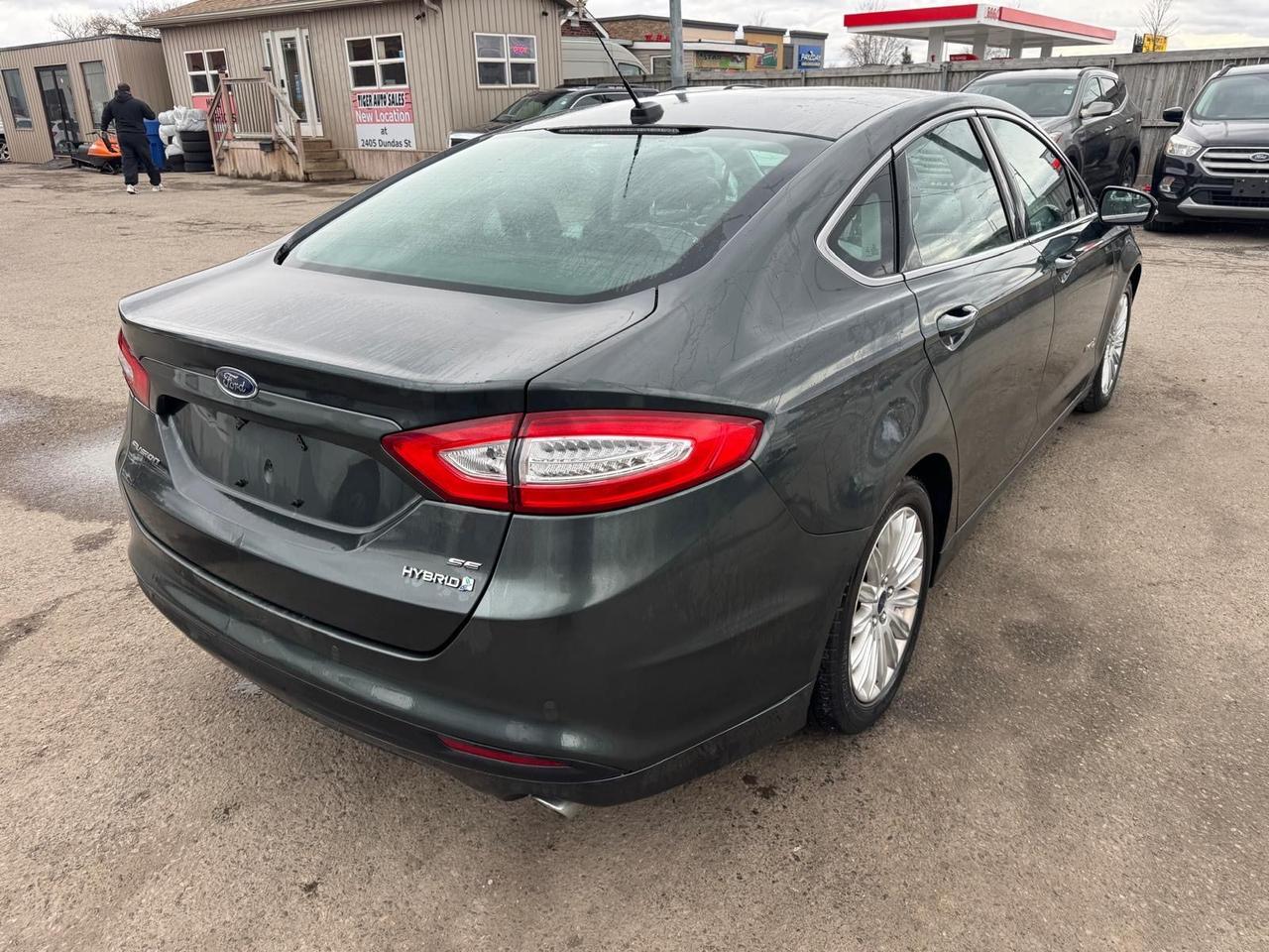 2015 Ford Fusion SE Hybrid, ONE OWNER, NO ACCIDENT, WELL MAINTAINED Photo