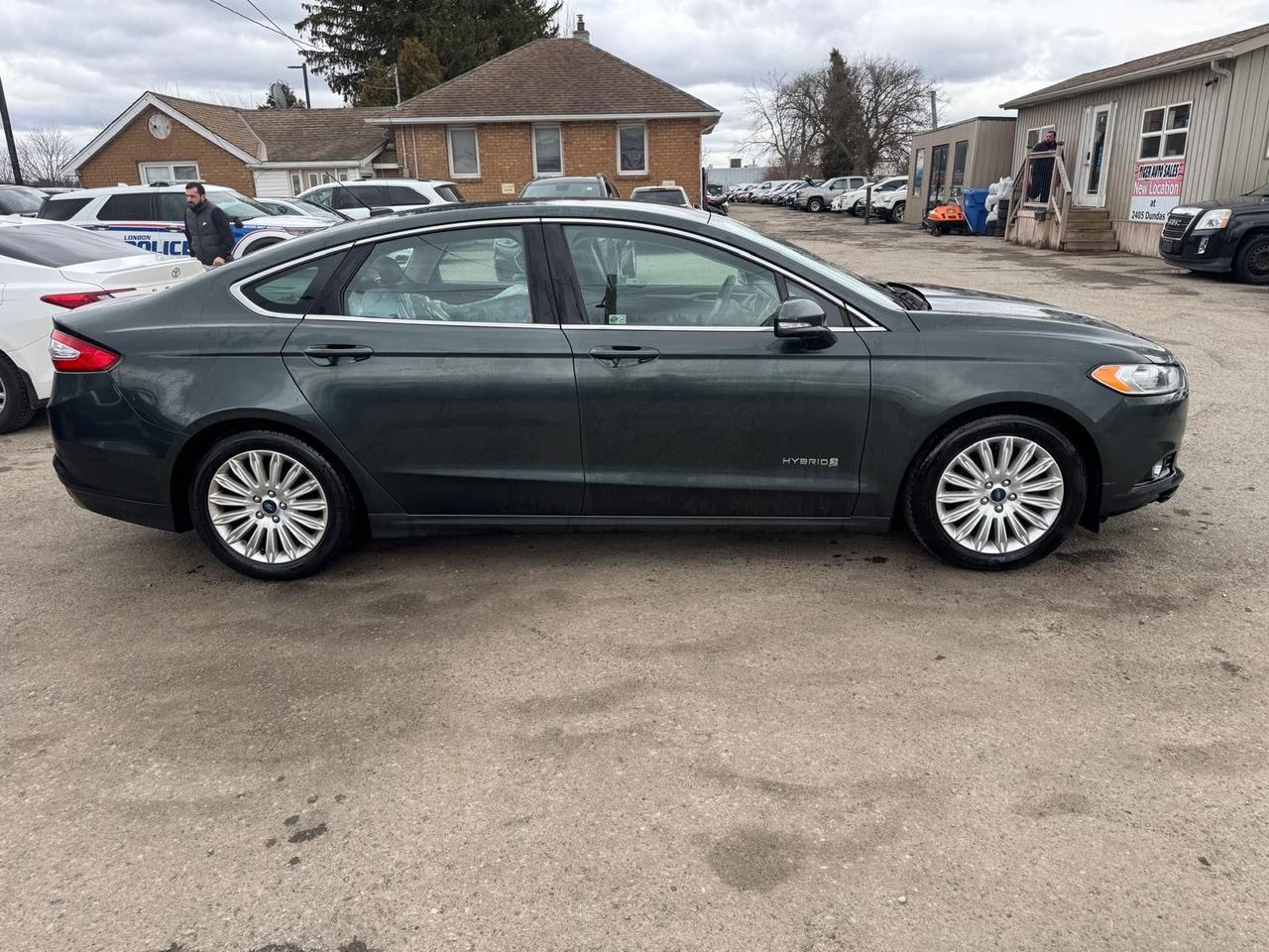 2015 Ford Fusion SE Hybrid, ONE OWNER, NO ACCIDENT, WELL MAINTAINED Photo