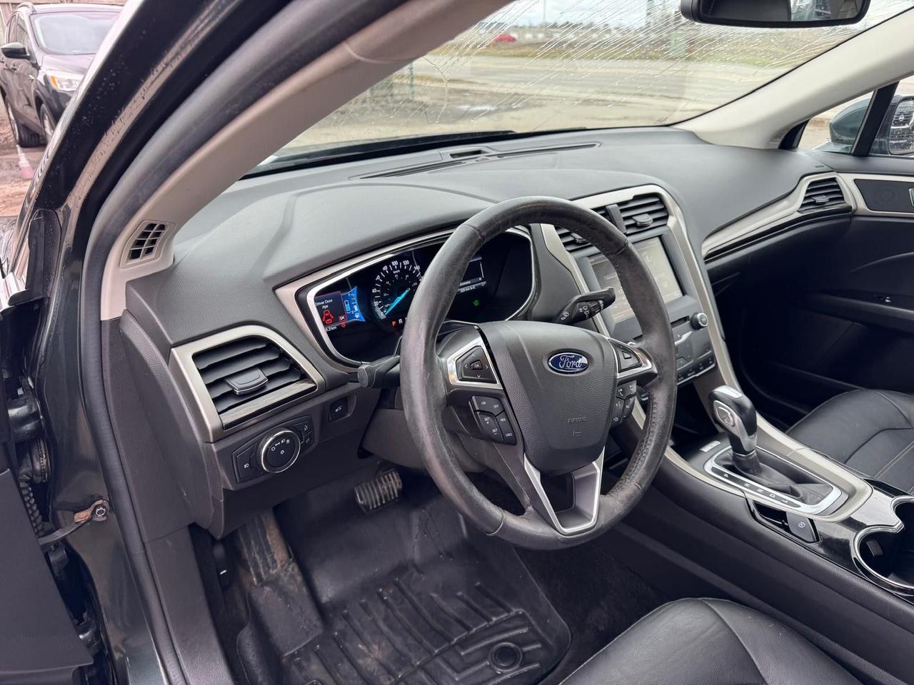 2015 Ford Fusion SE Hybrid, ONE OWNER, NO ACCIDENT, WELL MAINTAINED Photo