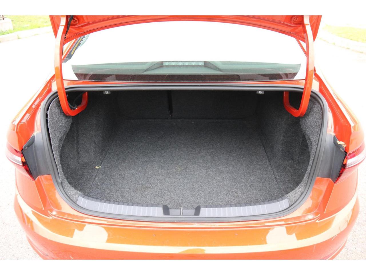 2020 Volkswagen Jetta Execline Photo