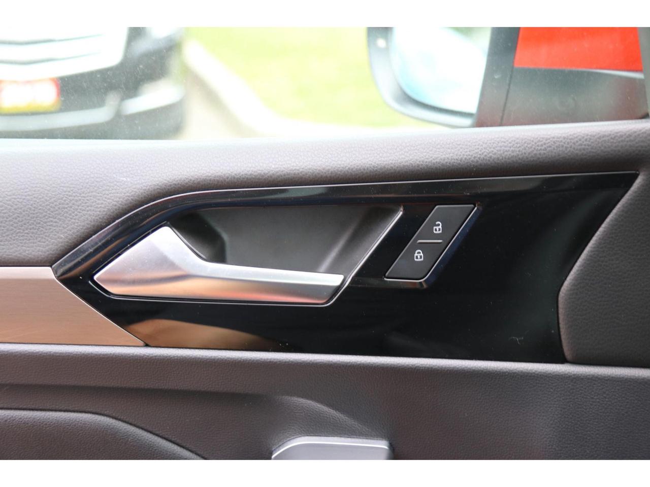 2020 Volkswagen Jetta Execline Photo