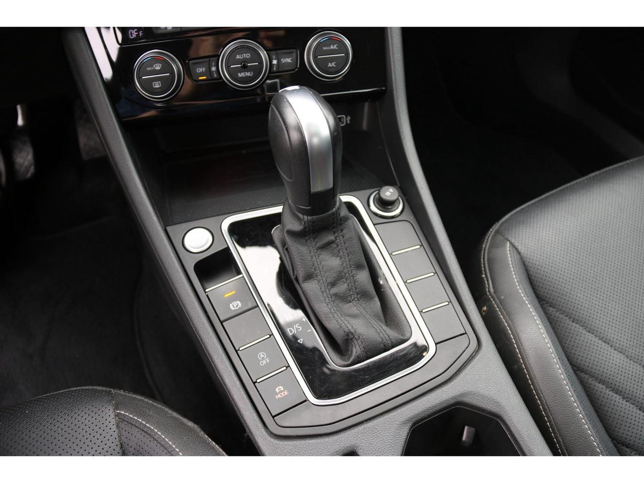 2020 Volkswagen Jetta Execline Photo