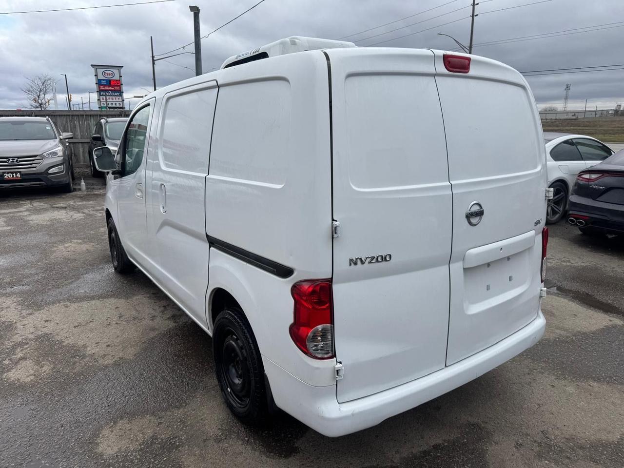 2014 Nissan NV200 SV, REEFER, REFRIDGERATION, FREEZER, CERTIFIED Photo2