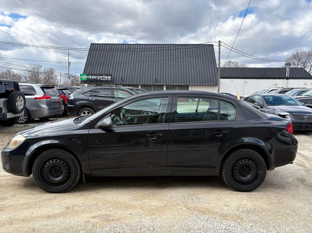 2010 Pontiac G5 SE 4X4 - Safety Included and 1-Year Powertrain Warranty Photo4