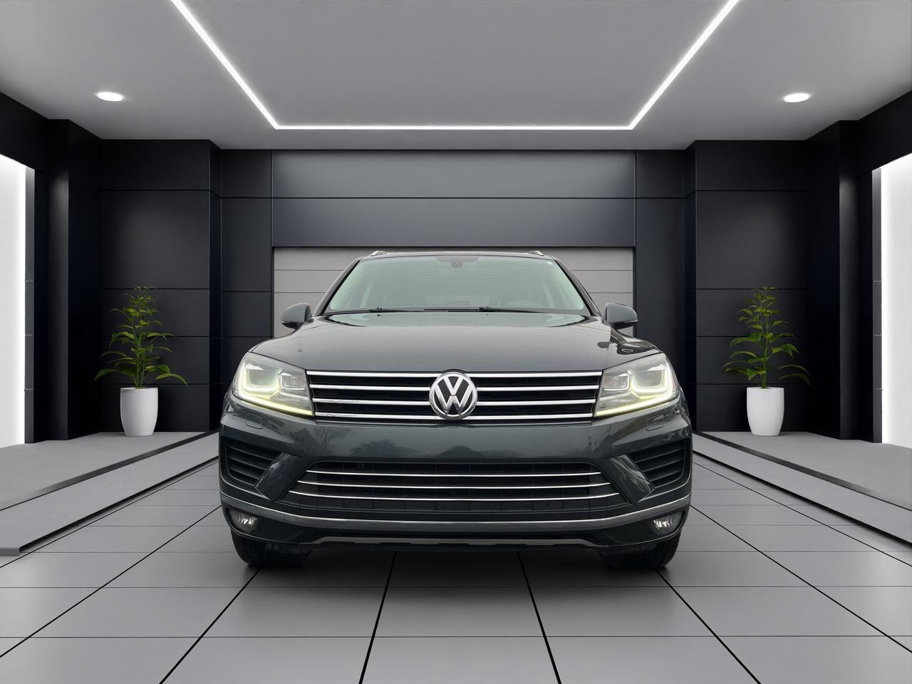 2016 Volkswagen Touareg V6 Highline Pkg - Leather - Awd - Navi !! Photo