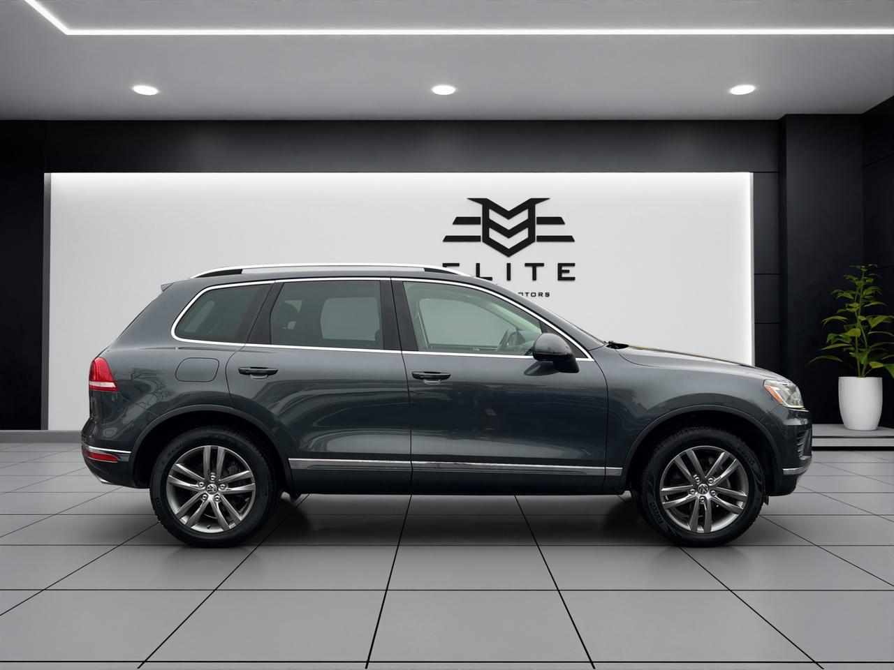 2016 Volkswagen Touareg V6 Highline Pkg - Leather - Awd - Navi !! Photo
