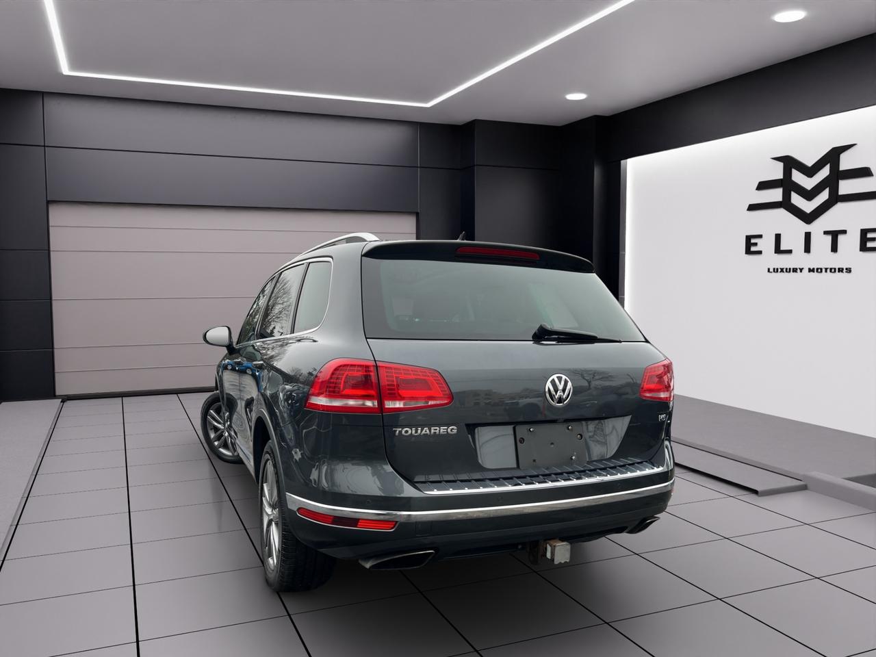 2016 Volkswagen Touareg V6 Highline Pkg - Leather - Awd - Navi !! Photo