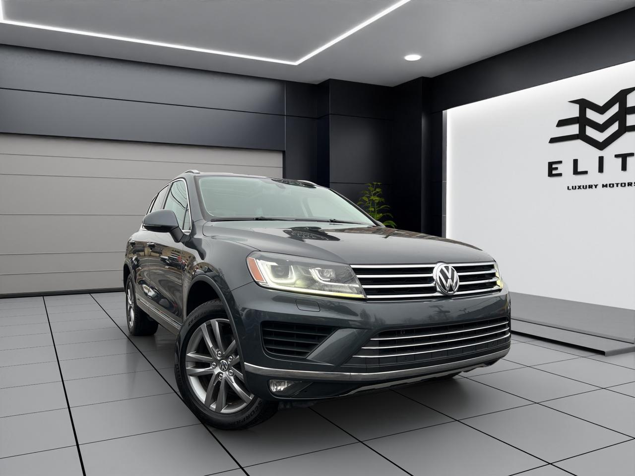2016 Volkswagen Touareg V6 Highline Pkg - Leather - Awd - Navi !! Photo
