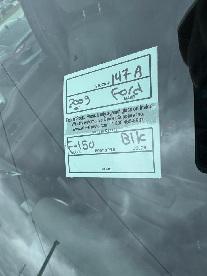 2009 Ford F-150 XLT, 5.4 V8, WELL MAINTAINED, 4X4, TOPPER, CERT Photo