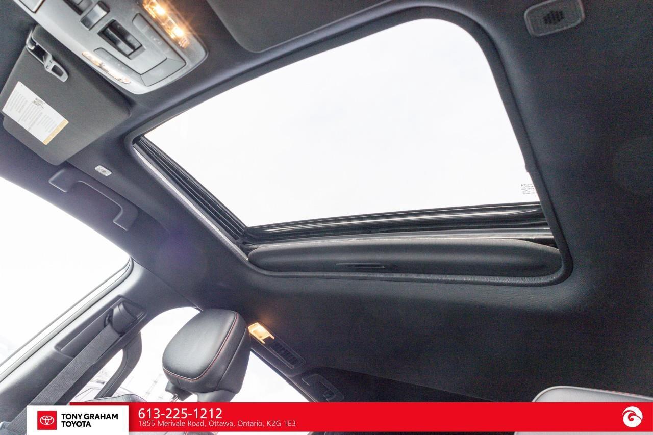 2025 Toyota Sienna XSE 7-Passenger Photo