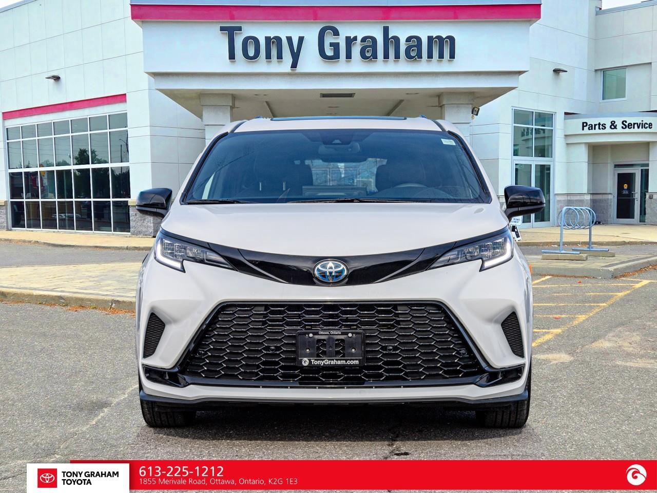 2025 Toyota Sienna XSE 7-Passenger Photo