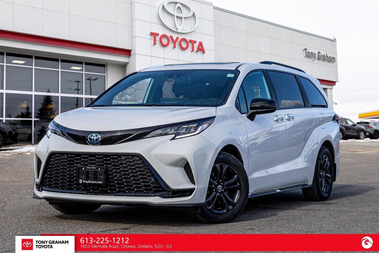 2025 Toyota Sienna XSE 7-Passenger Photo0