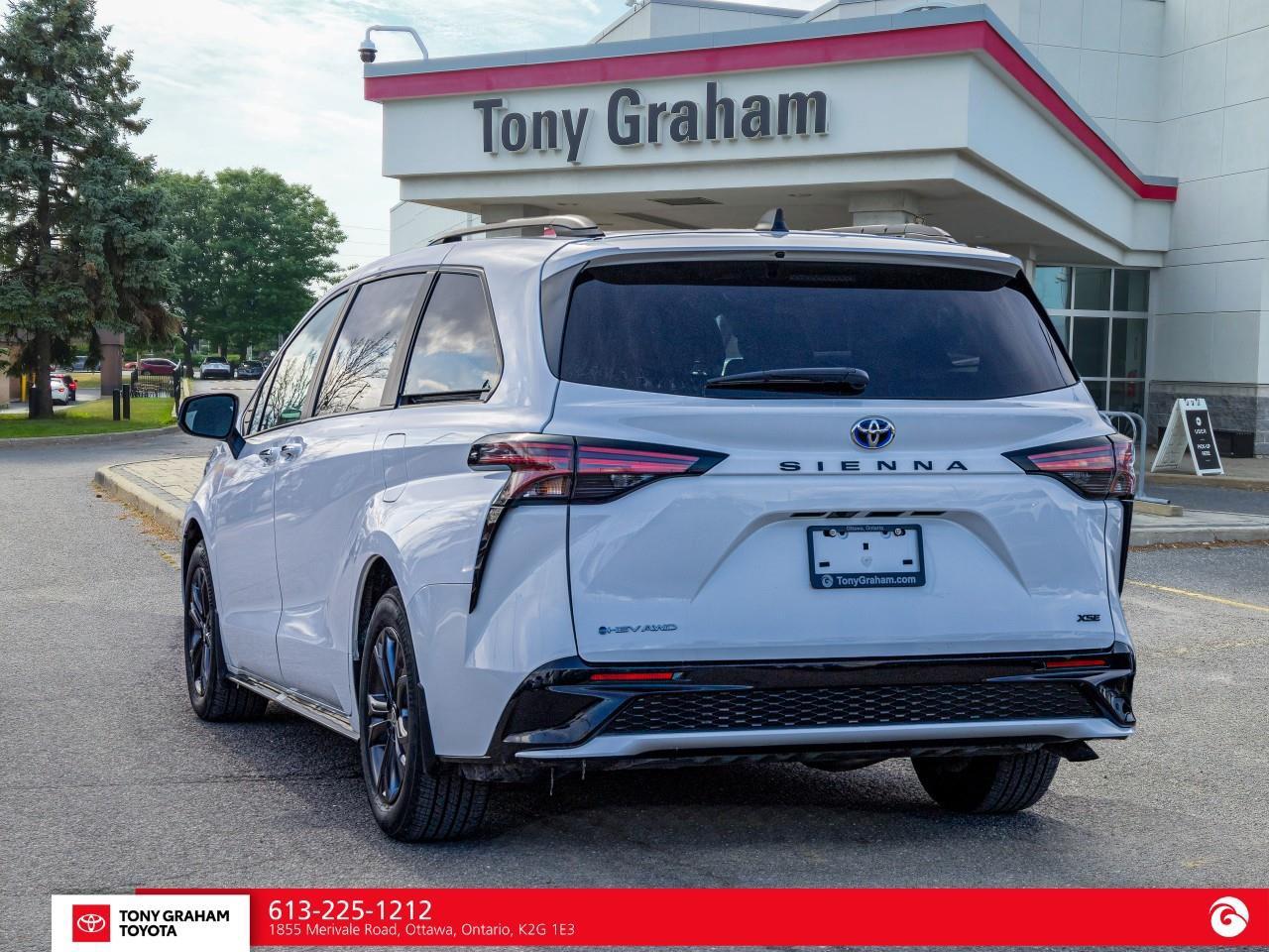 2025 Toyota Sienna XSE 7-Passenger Photo