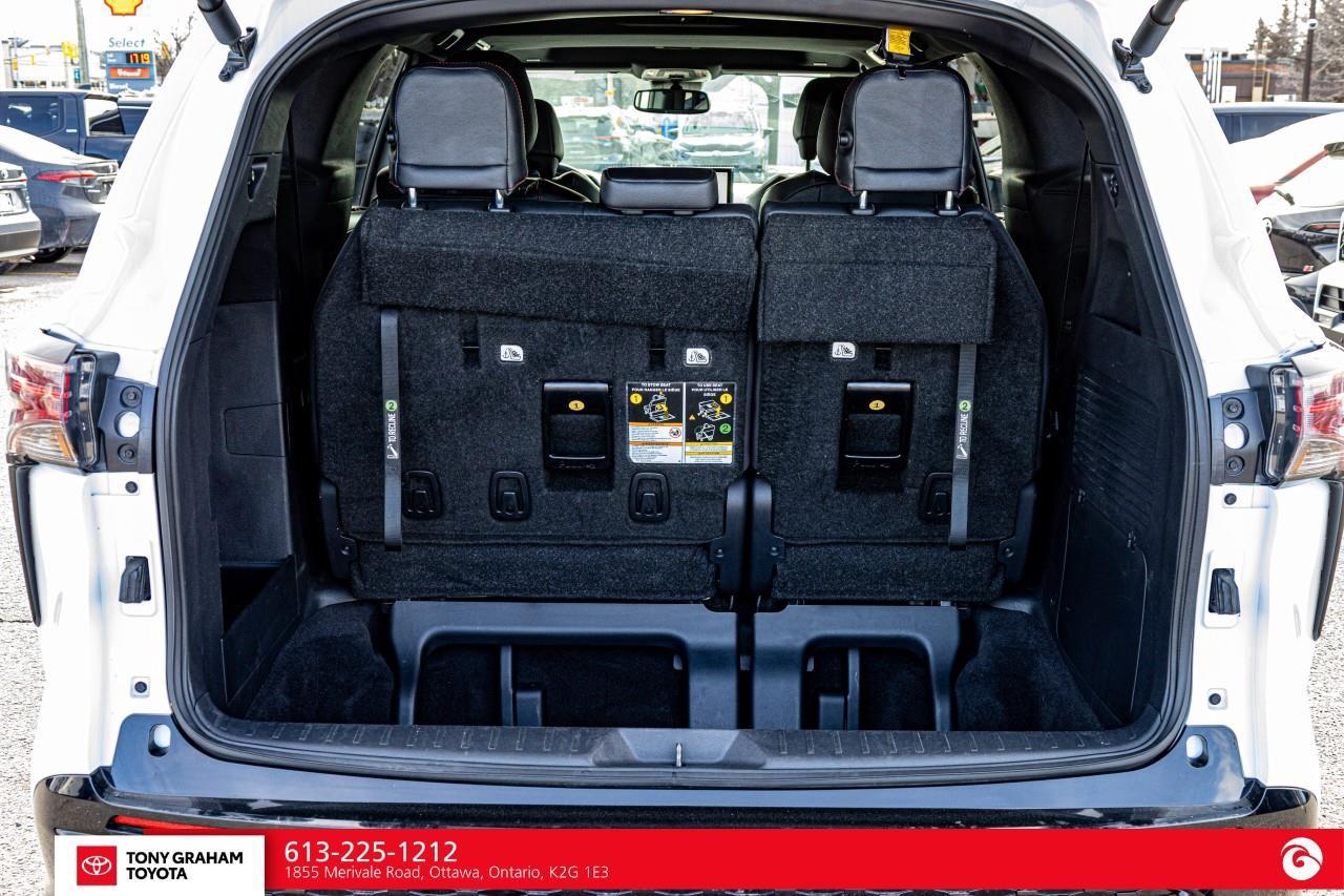 2025 Toyota Sienna XSE 7-Passenger Photo