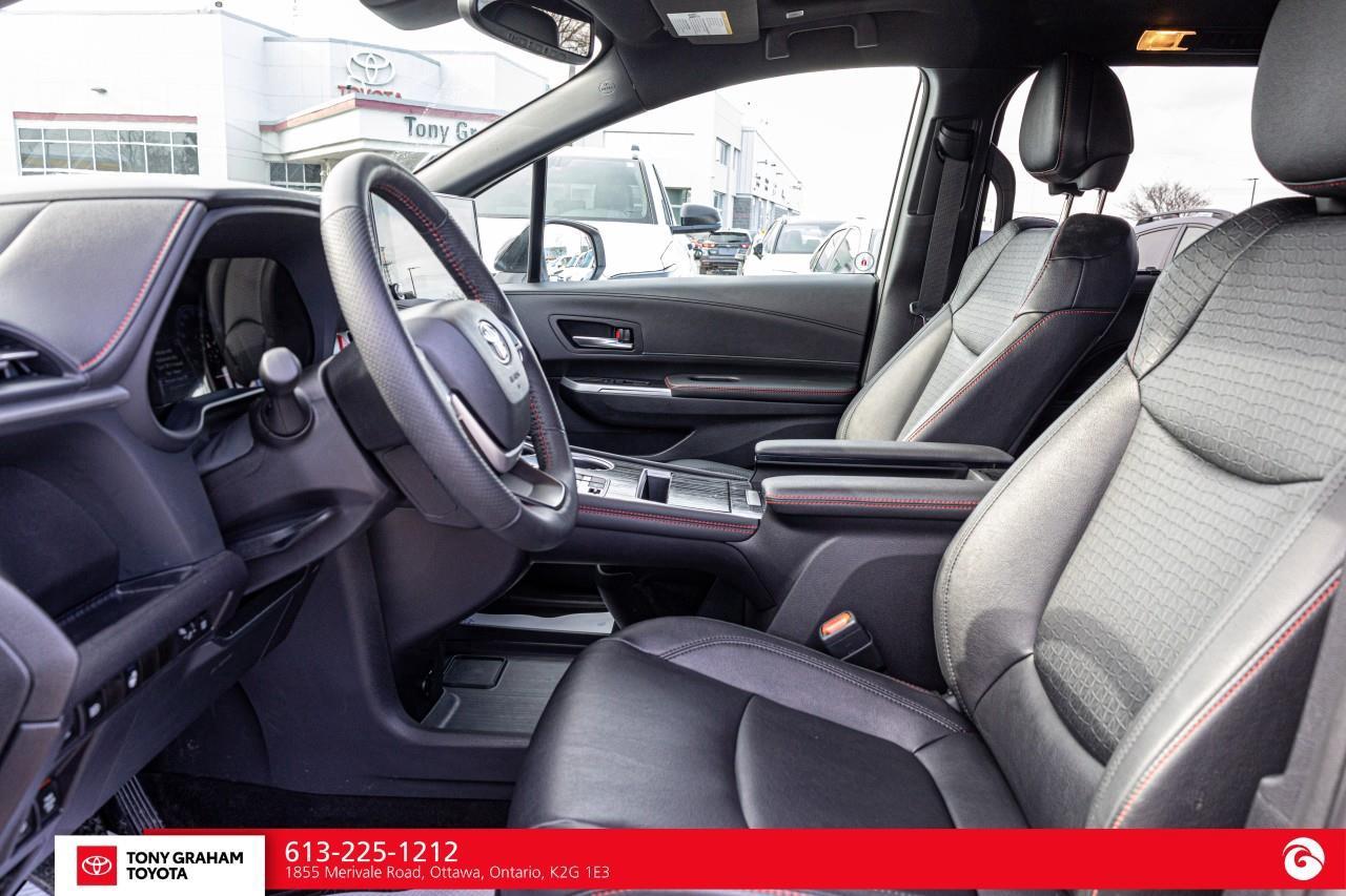 2025 Toyota Sienna XSE 7-Passenger Photo