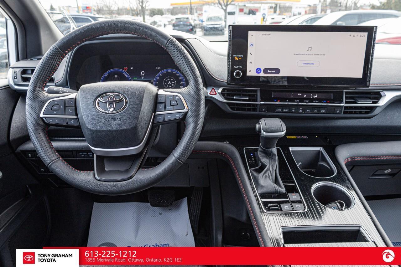 2025 Toyota Sienna XSE 7-Passenger Photo
