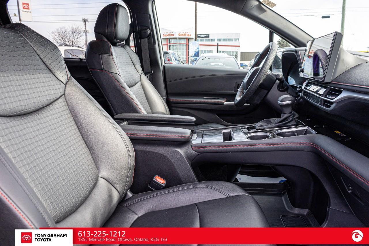 2025 Toyota Sienna XSE 7-Passenger Photo