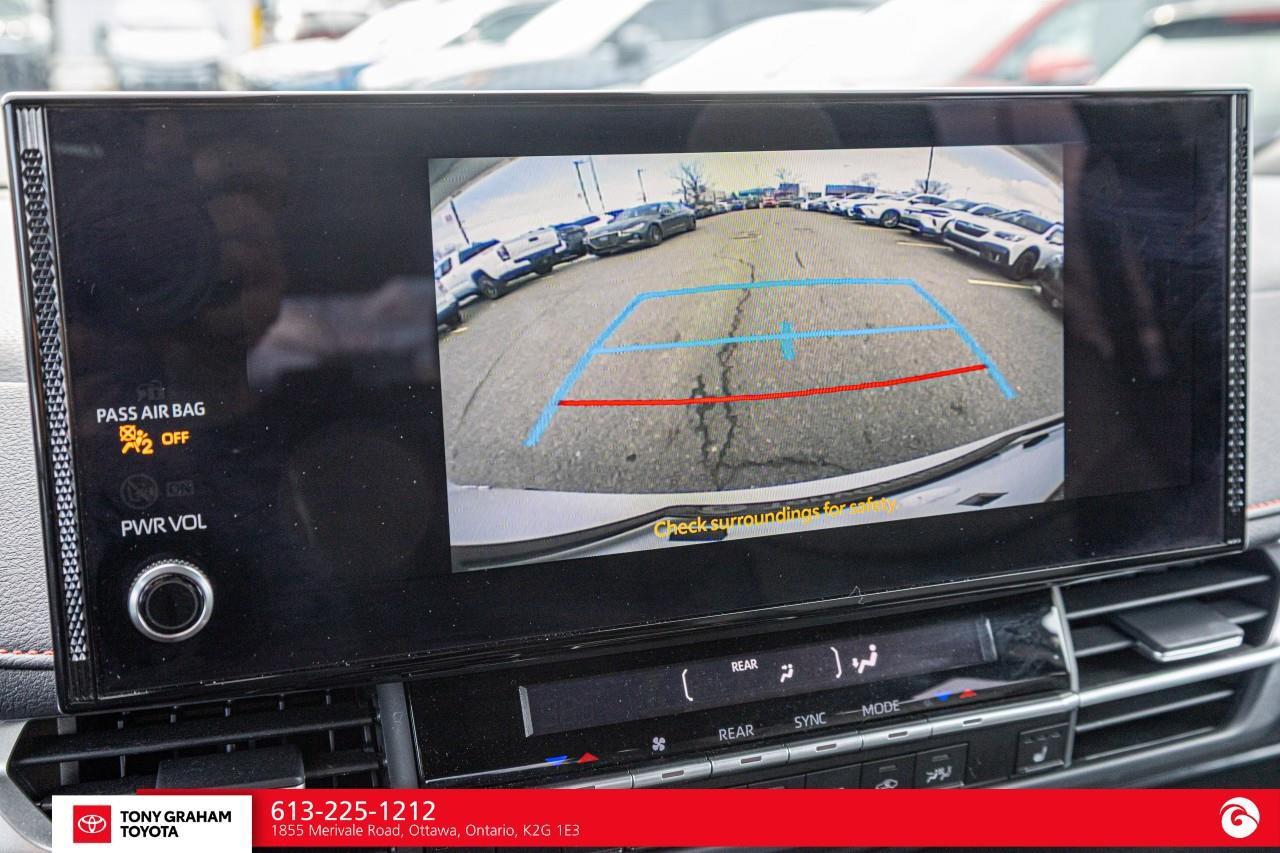 2025 Toyota Sienna XSE 7-Passenger Photo