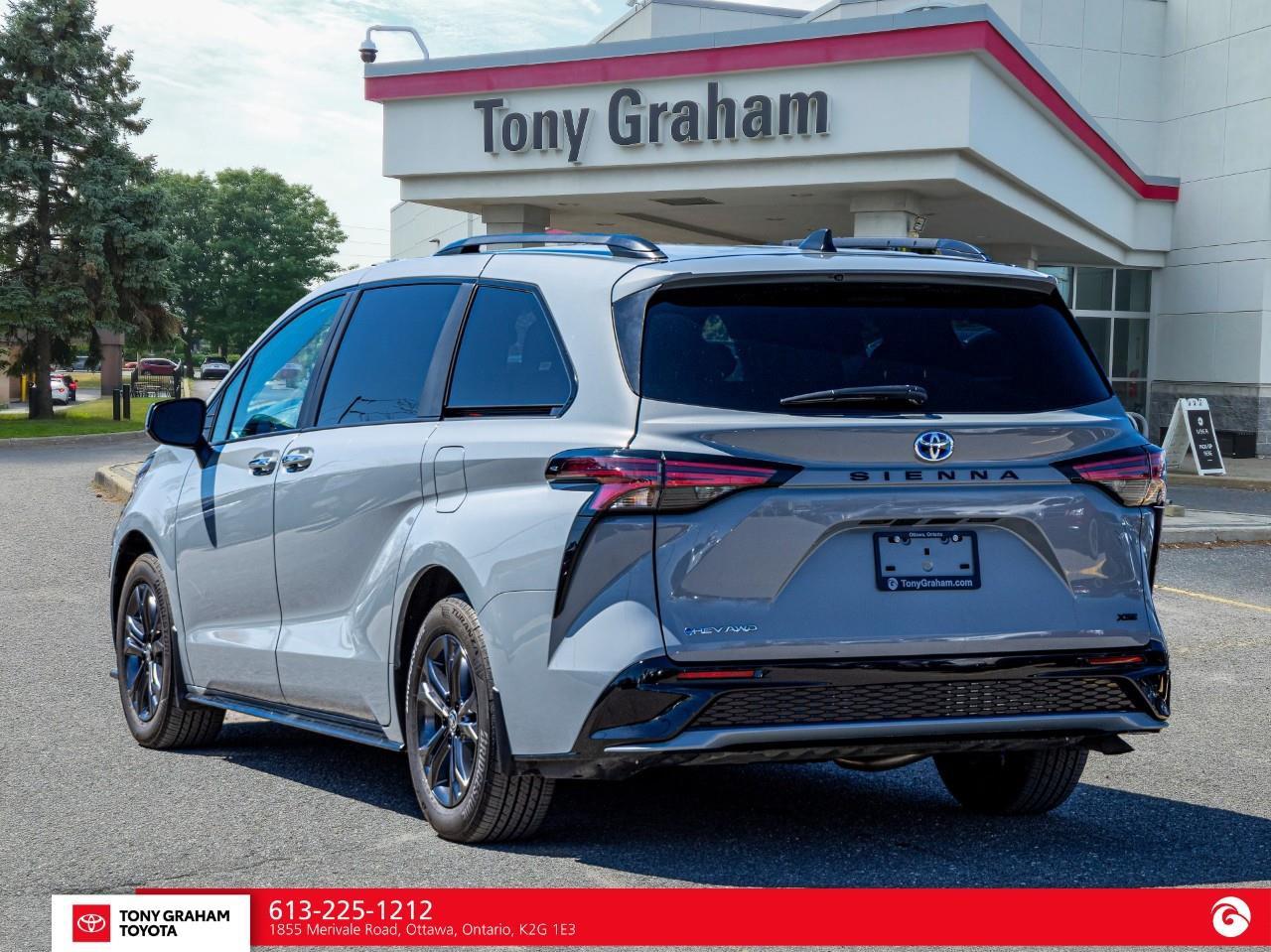 2025 Toyota Sienna XSE 7-Passenger Photo