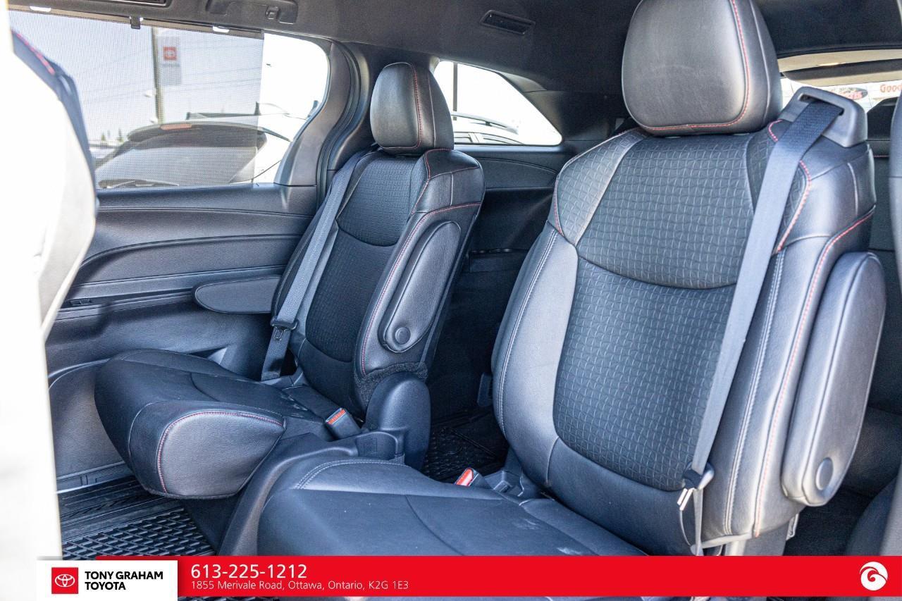 2025 Toyota Sienna XSE 7-Passenger Photo