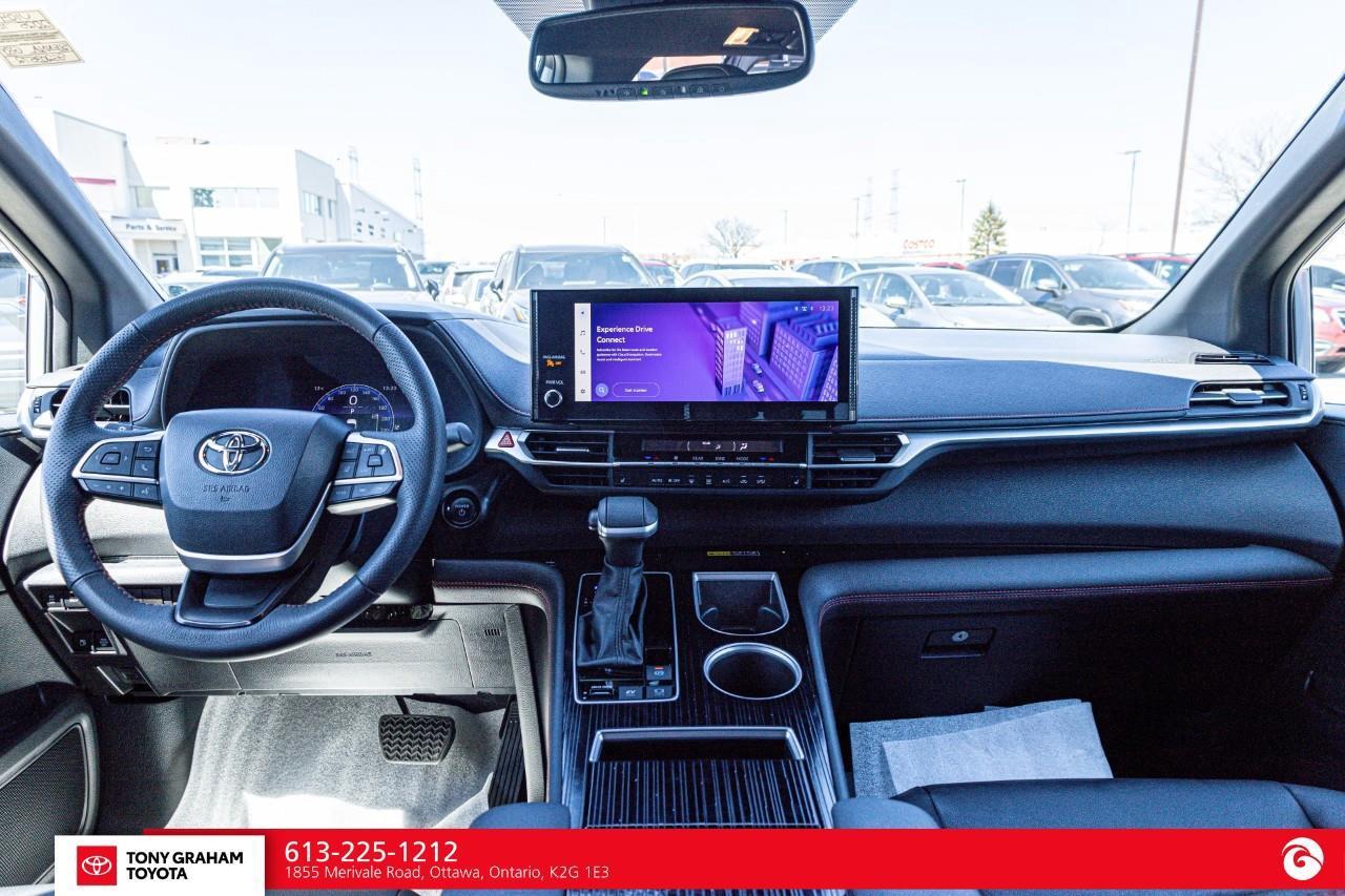 2025 Toyota Sienna XSE 7-Passenger Photo