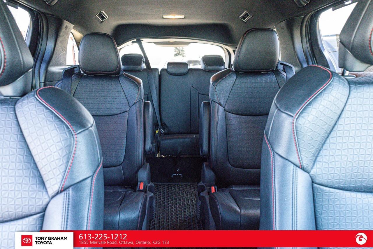 2025 Toyota Sienna XSE 7-Passenger Photo