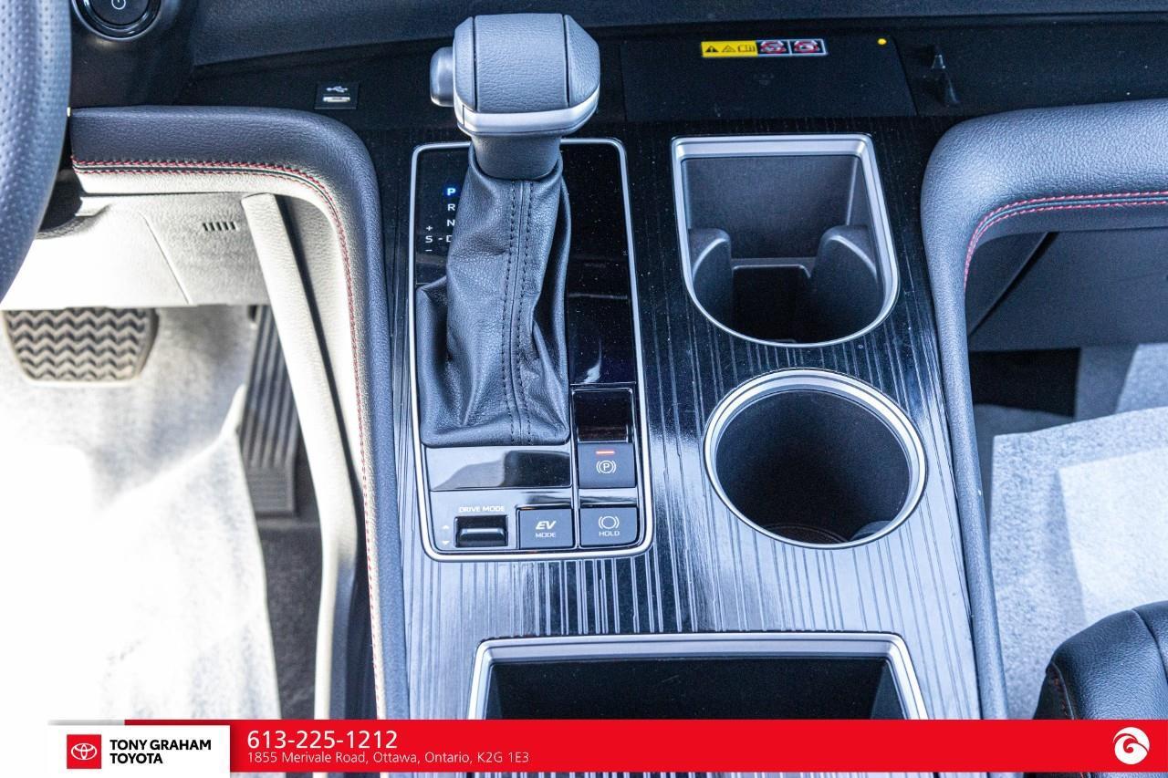 2025 Toyota Sienna XSE 7-Passenger Photo