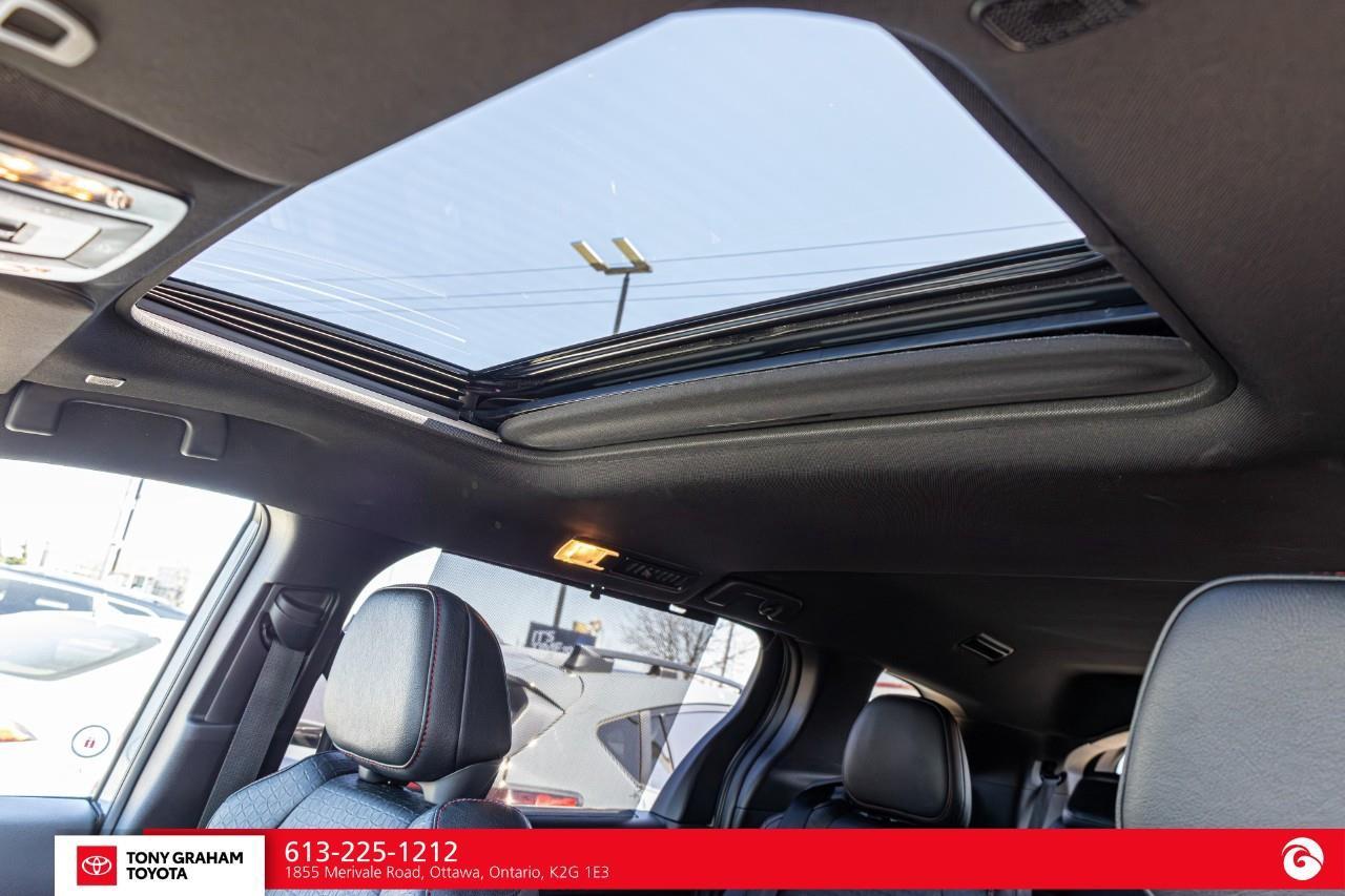 2025 Toyota Sienna XSE 7-Passenger Photo
