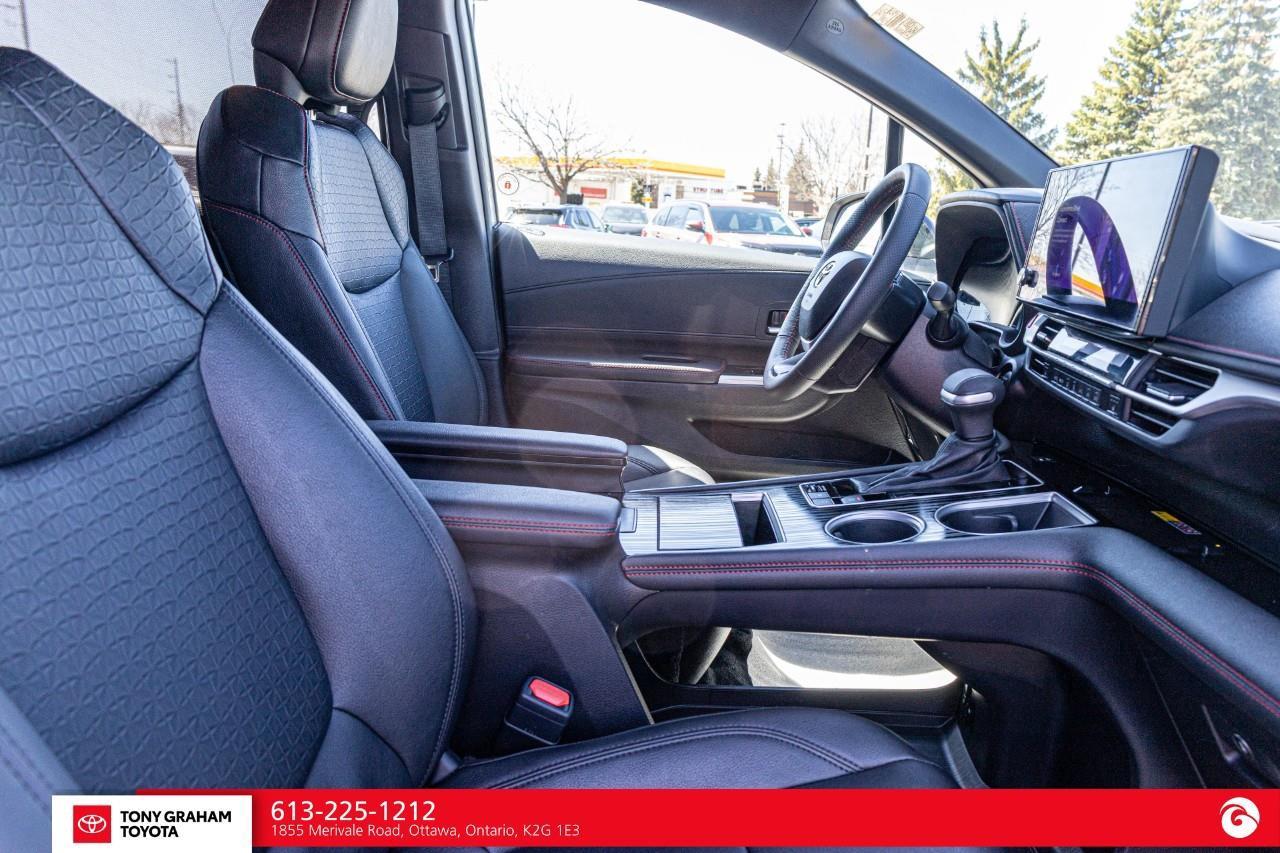 2025 Toyota Sienna XSE 7-Passenger Photo