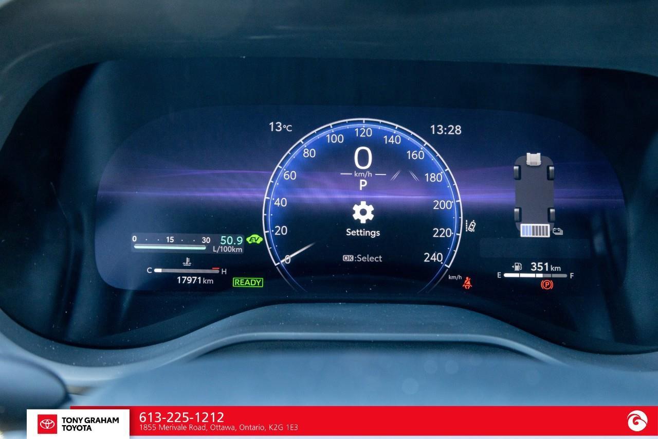 2025 Toyota Sienna XSE 7-Passenger Photo