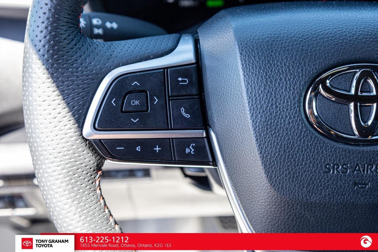 2025 Toyota Sienna XSE 7-Passenger Photo