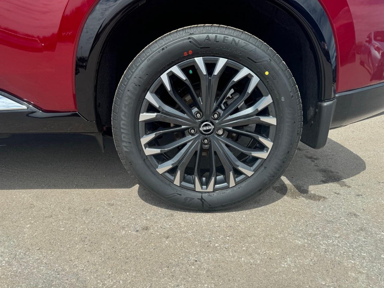 2026 Nissan Rogue AWD Platinum Photo