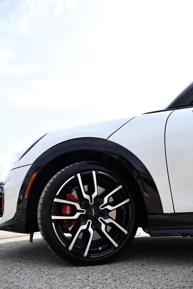 2025 MINI 3 Door John Cooper Works Photo