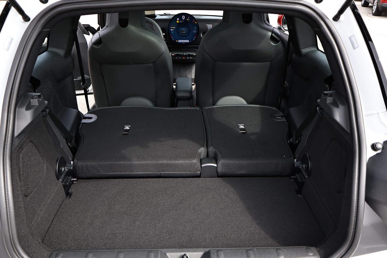 2025 MINI 3 Door John Cooper Works Photo