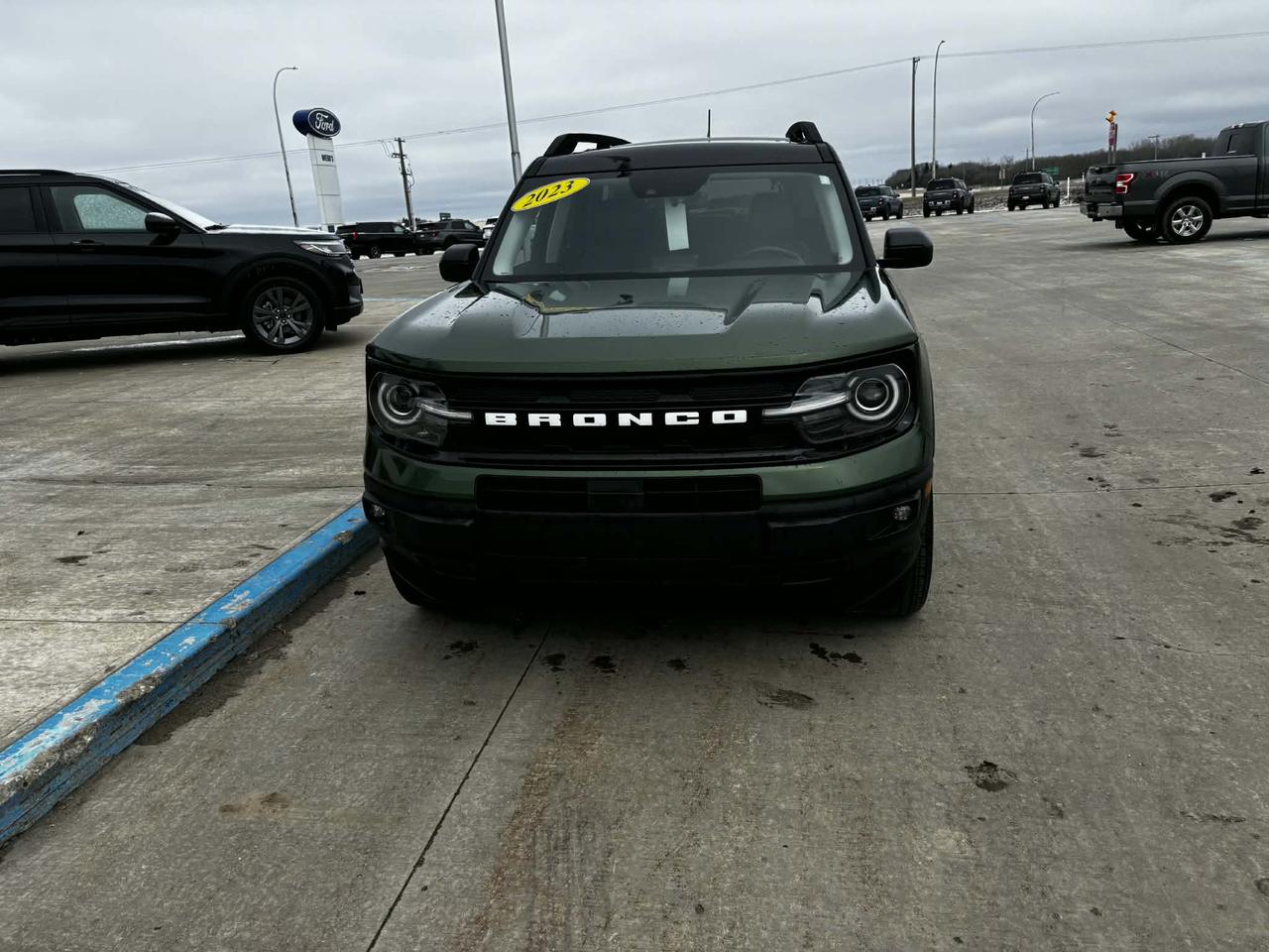 2023 Ford Bronco Sport Outer Banks 4x4 Photo1