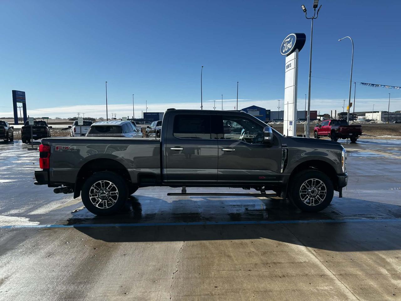 2026 Ford F-350 Super Duty SRW PLATINUM 4WD CREW CAB 6.75' BOX Photo2