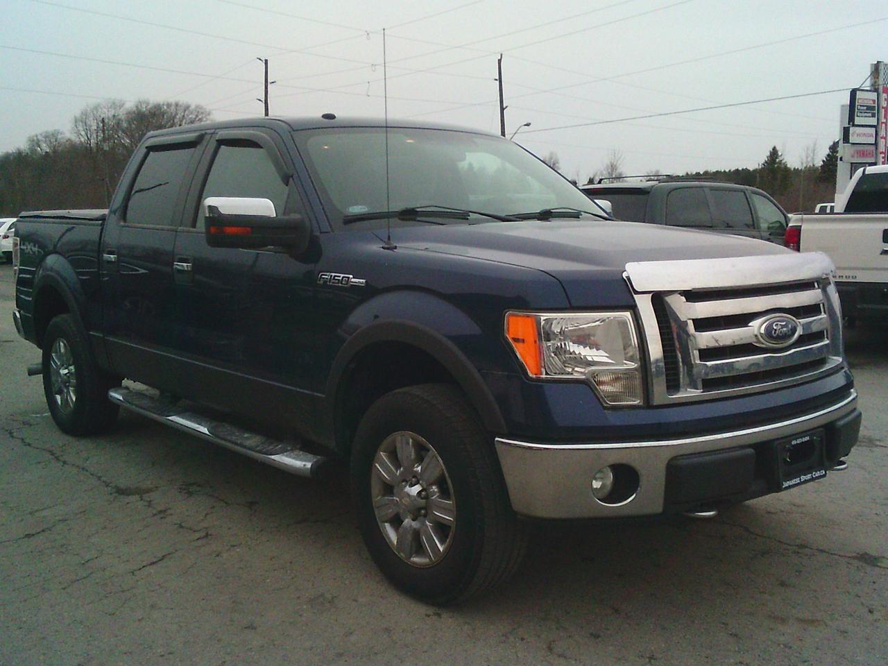 2009 Ford F-150 4WD Supercrew 145 XLT Photo3