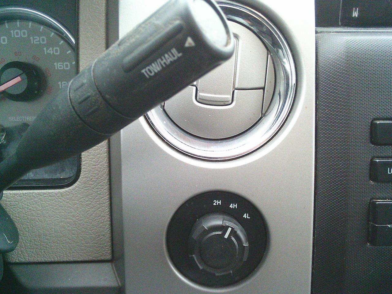 2009 Ford F-150 4WD Supercrew 145 XLT Photo