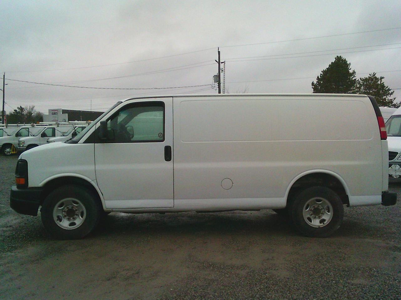 2011 Chevrolet Express RWD 2500 135 Photo0
