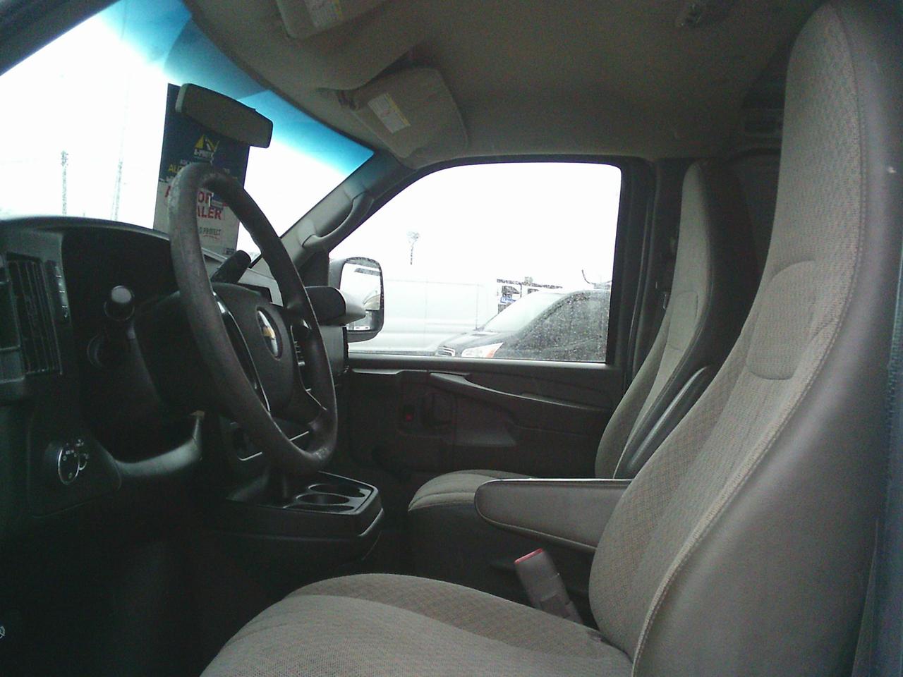 2011 Chevrolet Express RWD 2500 135 Photo