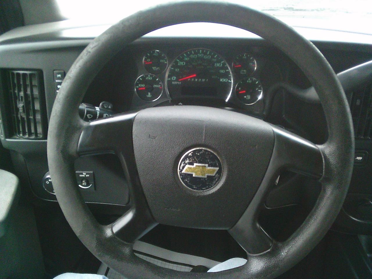 2011 Chevrolet Express RWD 2500 135 Photo