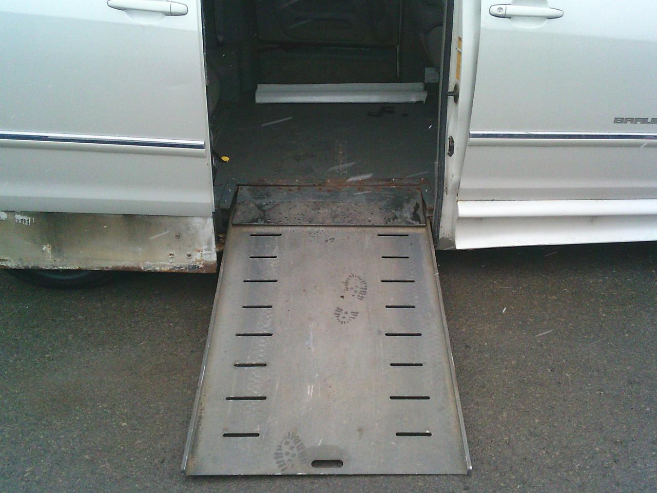 2008 Toyota Sienna wheel chair 5dr XLE Mobility 5 Pass FWD Photo0