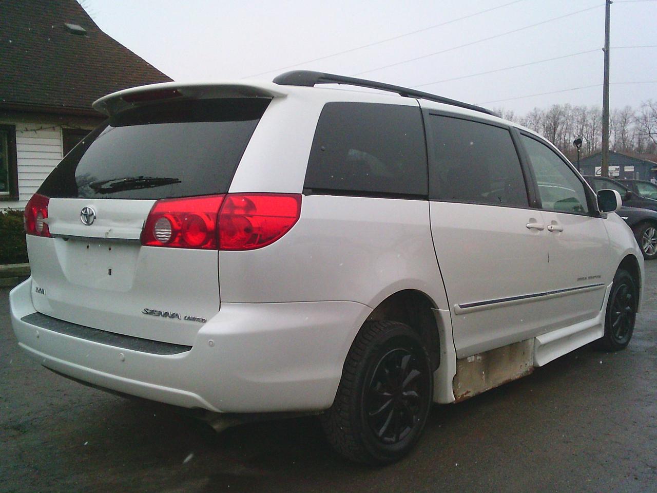 2008 Toyota Sienna wheel chair 5dr XLE Mobility 5 Pass FWD Photo