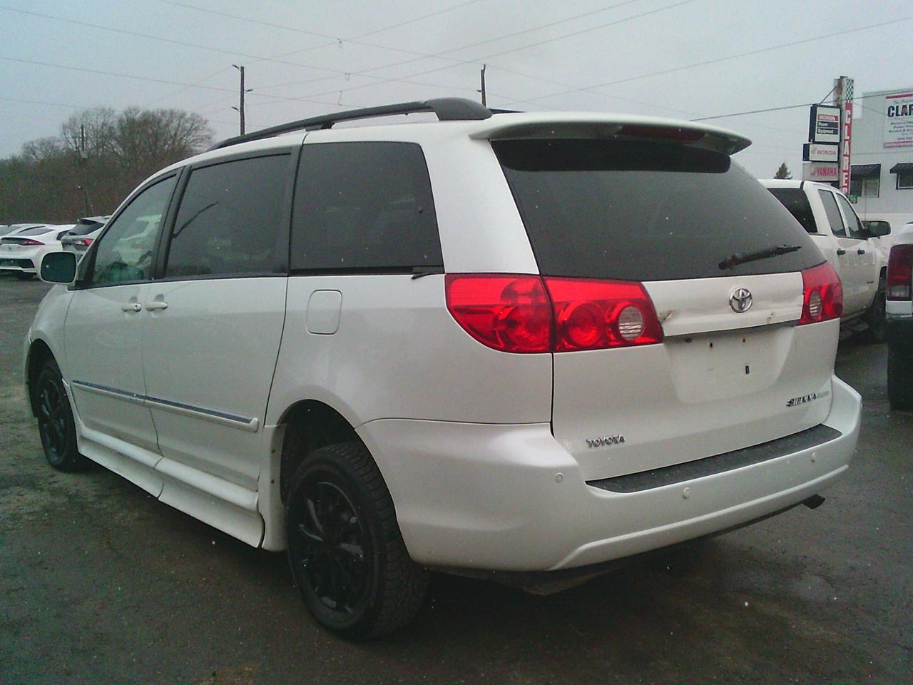 2008 Toyota Sienna wheel chair 5dr XLE Mobility 5 Pass FWD Photo